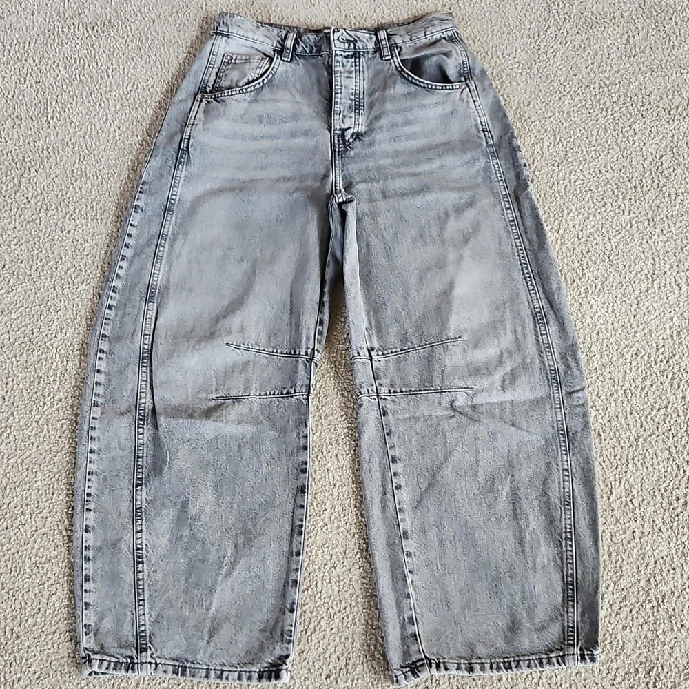 Free People Good Luck Barrel Jeans Mid Rise Distressed Relaxed Kismet 28 NWOT - Picture 14 of 15